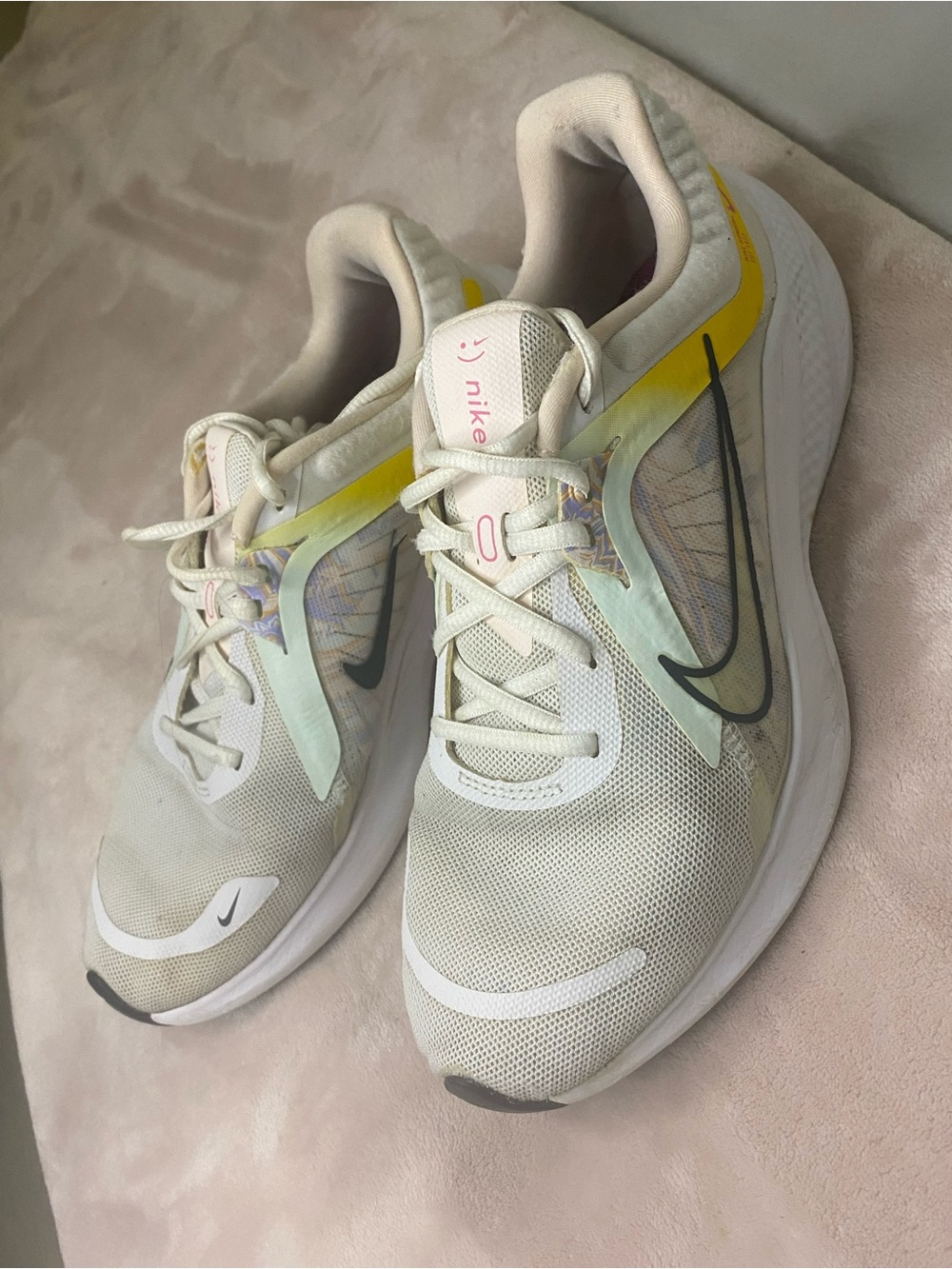 Women's Nike Quest 5 Premium  Womens Shoes Size 8.5